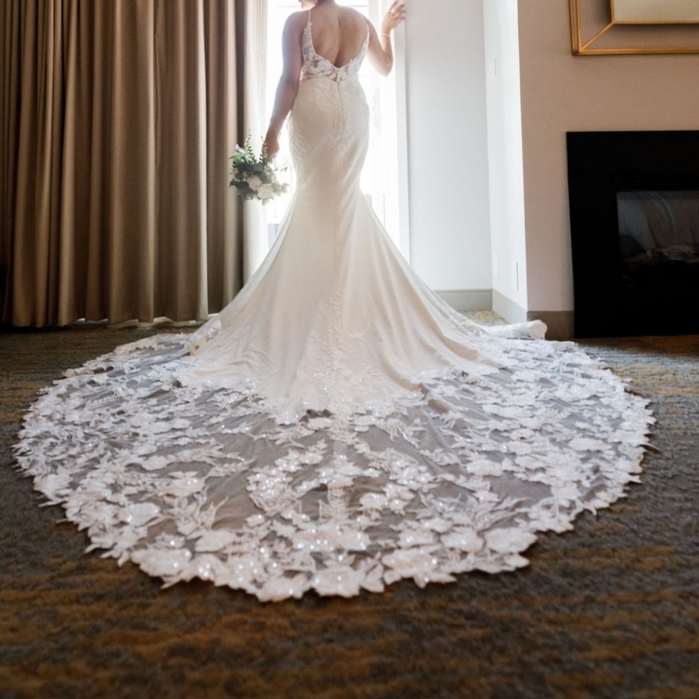 Lace Ivory Wedding Dress, Bridal Gown, Floral Applique, Trumpet,  Size 12/14 - Picture 4 of 7